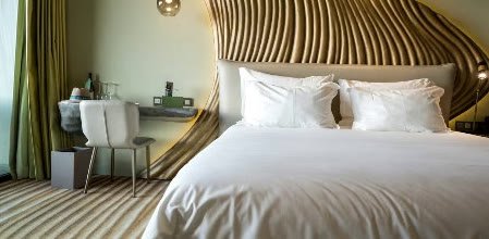 Superior room with curved wooden wall